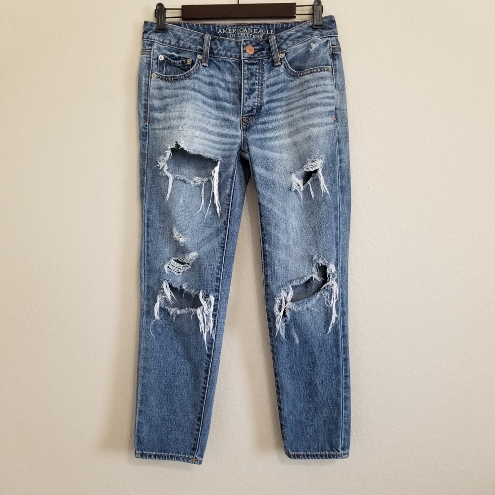 American Eagle Destroyed Boy Crop Jeans Size 2